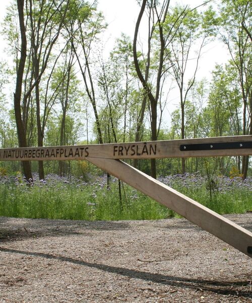 513046304999376541067885984328